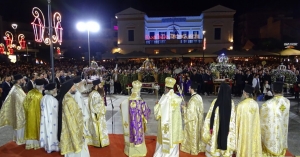 Δείτε LIVE από το LaconiaTV την περιφορά και τη συνάντηση των Επιταφίων στην Κεντρική Πλατεία Σπάρτης