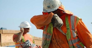 Θερμική Καταπόνηση: Προστατεύοντας την Υγεία και την Ασφάλεια των Εργαζομένων