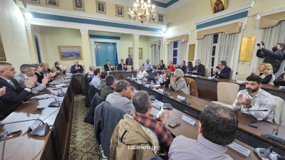 Στην κυριολεξία και με όλη τη σημασία της λέξης, την Σπάρτη μια μπουλντόζα μπορεί και μόνο να την σώσει