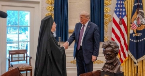 Ντόναλντ Τραμπ – Πατριάρχης Βαρθολομαίος: Συνάντηση σε πνεύμα ειρήνης, φιλίας και αλληλοσεβασμού