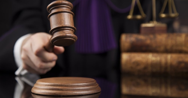 Ένωση Διοικητικών Δικαστών: Αντίθετη με τη μείωση της προθεσμίας έκδοσης αποφάσεων στους 6 μήνες