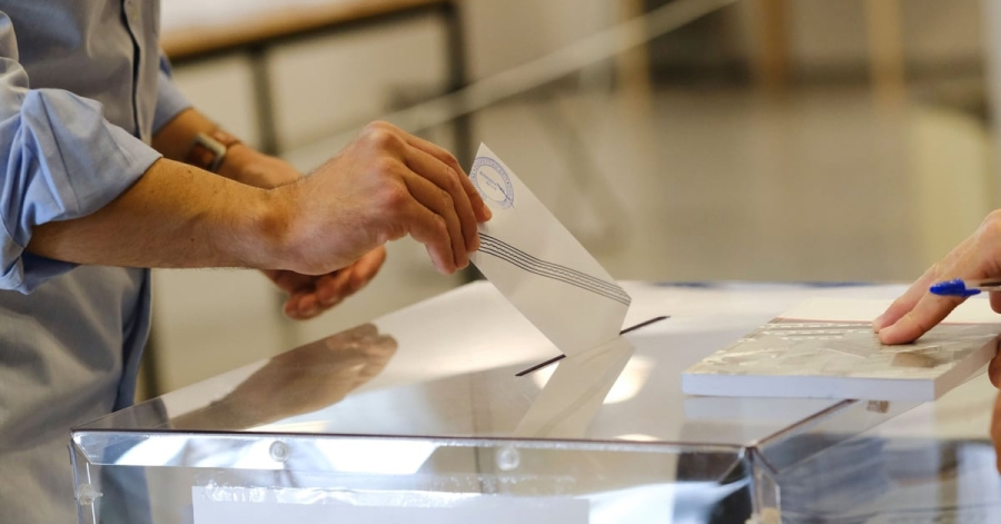Δημοσκόπηση Opinion Poll: Μικρή πτώση για ΝΔ, ενισχύονται ΠΑΣΟΚ και Τσίπρας