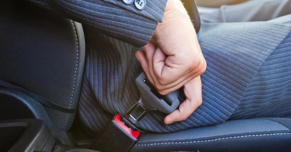 Δεν βάζουμε μυαλό: Μόλις στο 54% η χρήση ζώνης ασφαλείας για τους Έλληνες οδηγούς