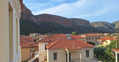 Η Περιφέρεια Πελοποννήσου επενδύει στην ανάδειξη του Βράχου Λεωνιδίου με σύγχρονο αρχιτεκτονικό φωτισμό