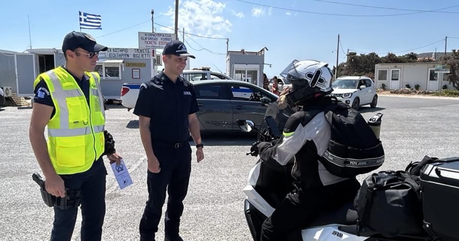 Διανομή ενημερωτικών φυλλαδίων σε χρήστες δικύκλων στην Ελαφόνησο
