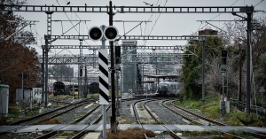 Hellenic Train: Επιβεβαιώνει ότι τρένο μπήκε σε λάθος γραμμή στη Σίνδο και "αδειάζει" τον ΟΣΕ